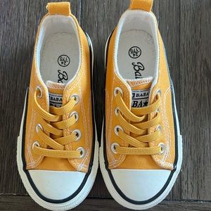 BabaYa yellow toddler size 8  slip-on sneakers
